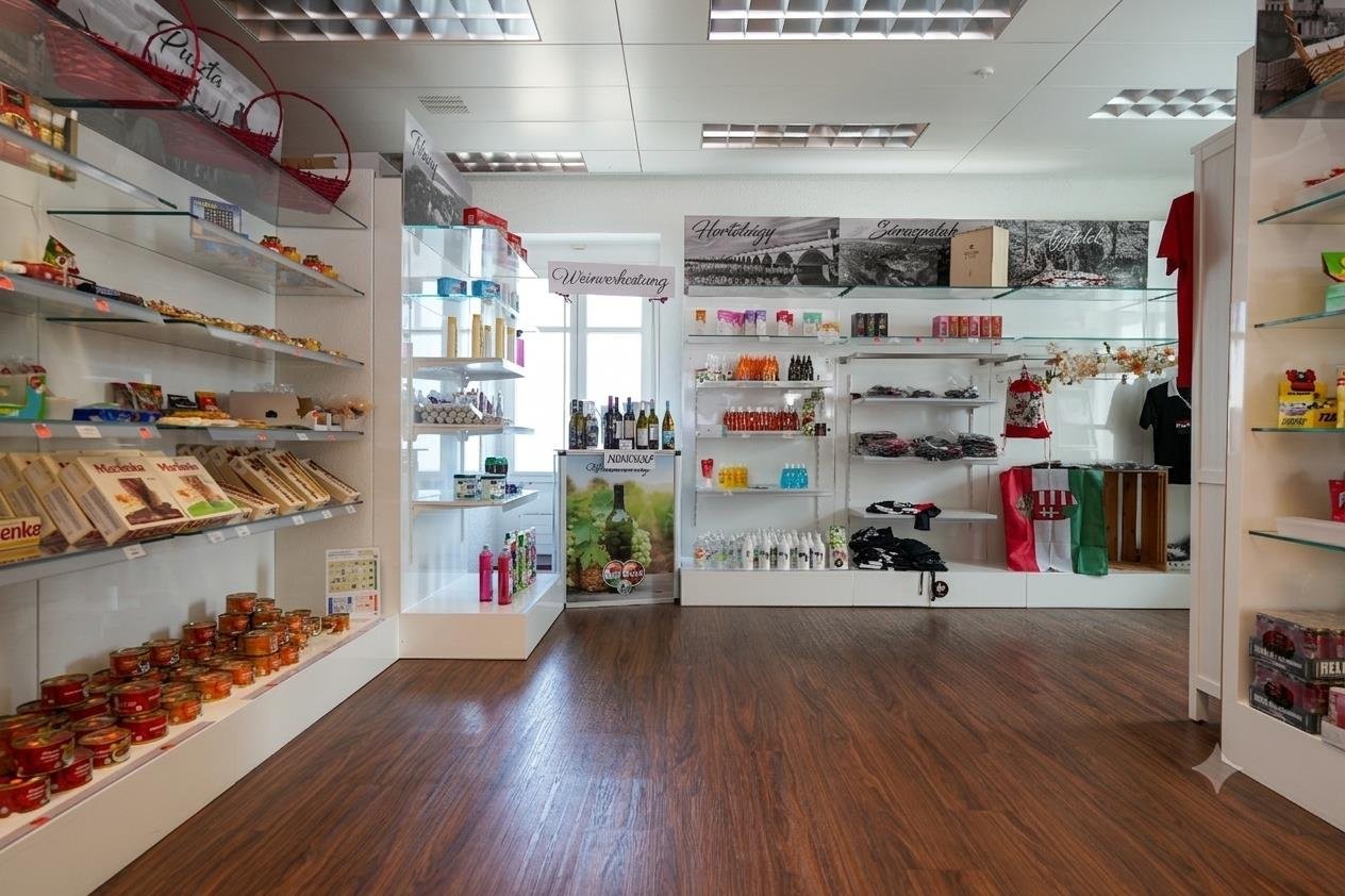 153m² commercial