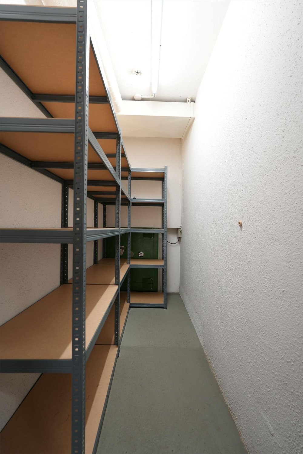 153m² commercial