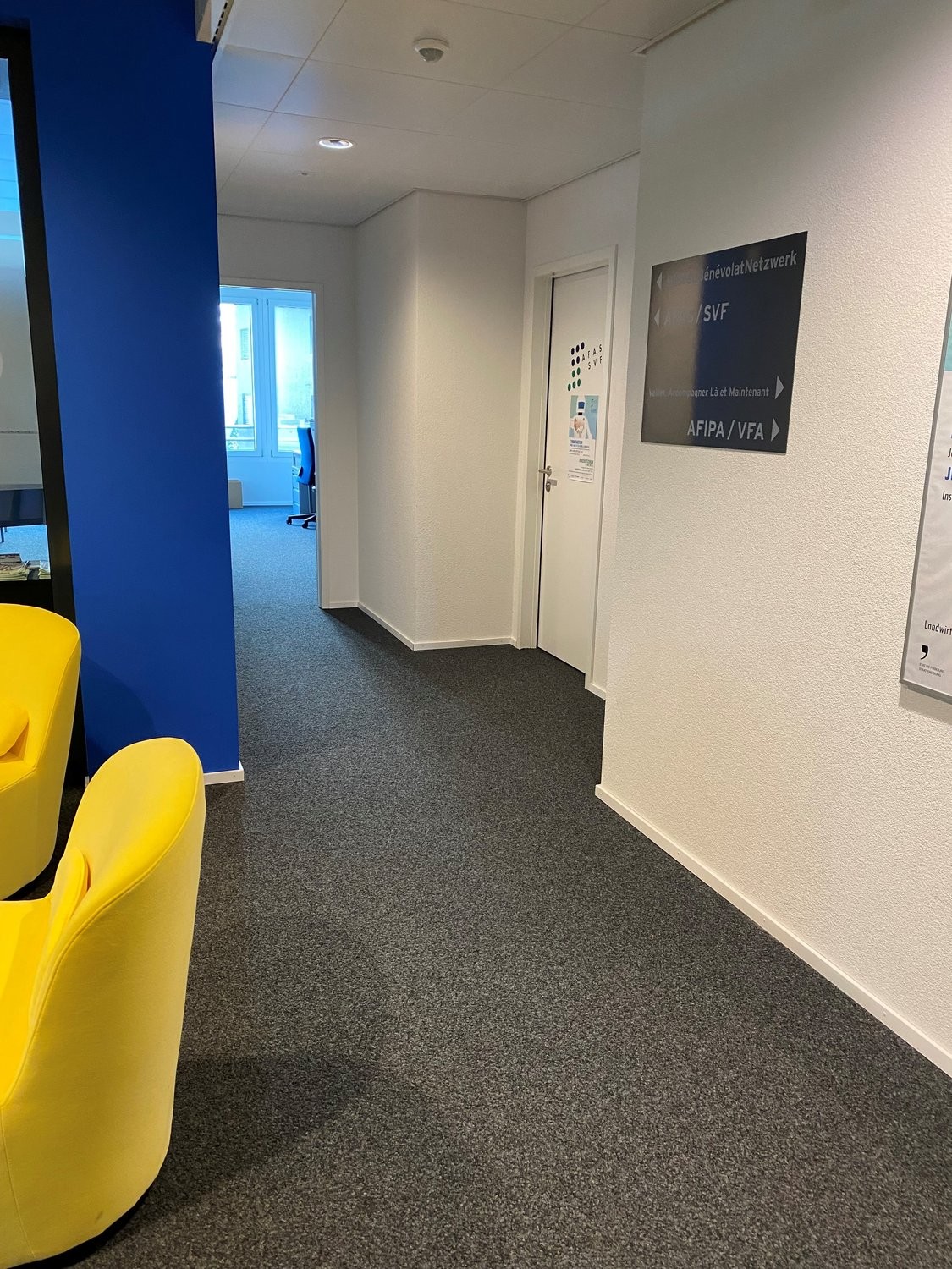 180m² office