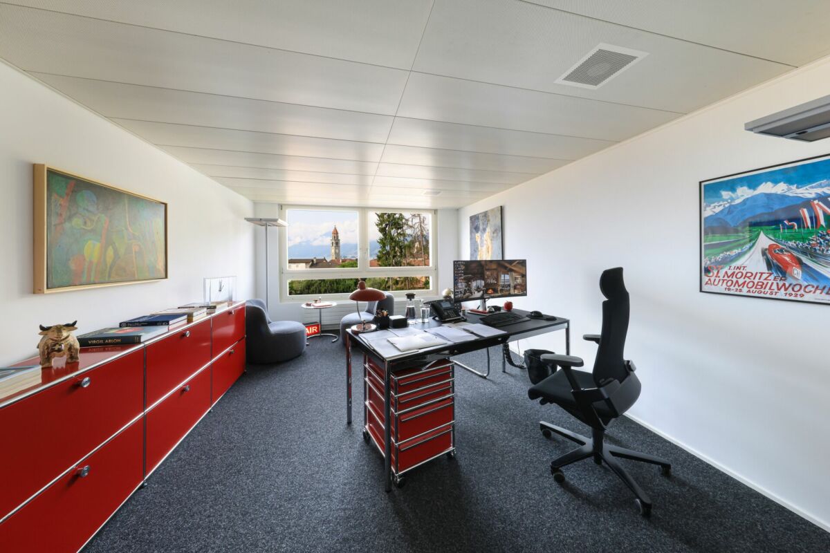 210m² office