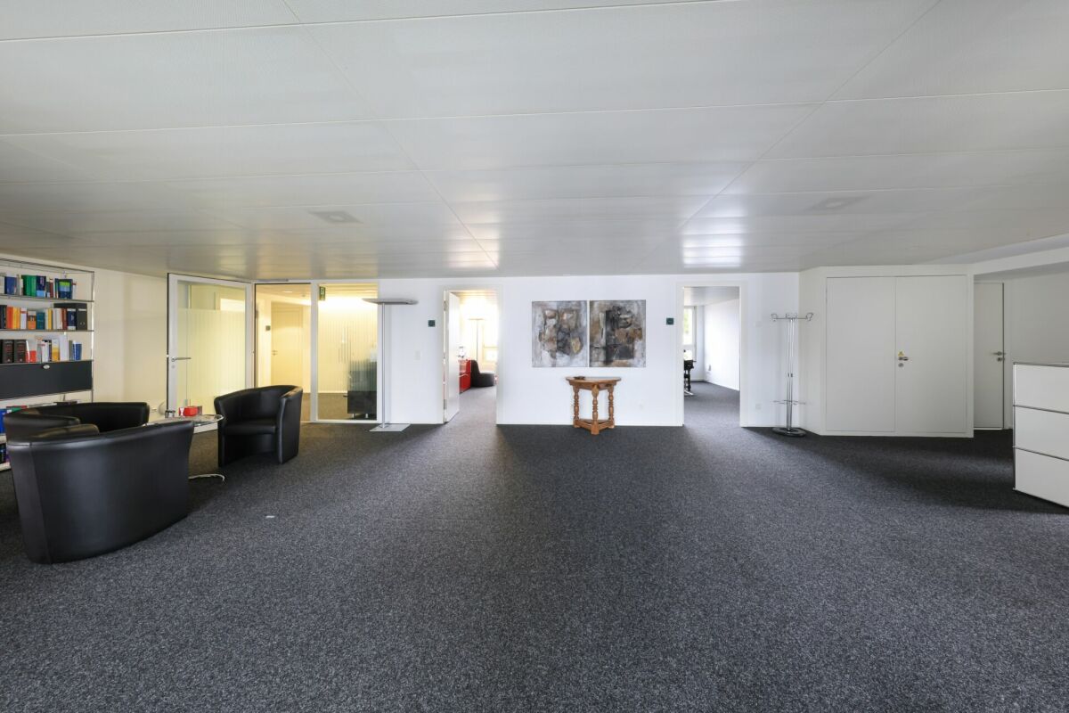 210m² office
