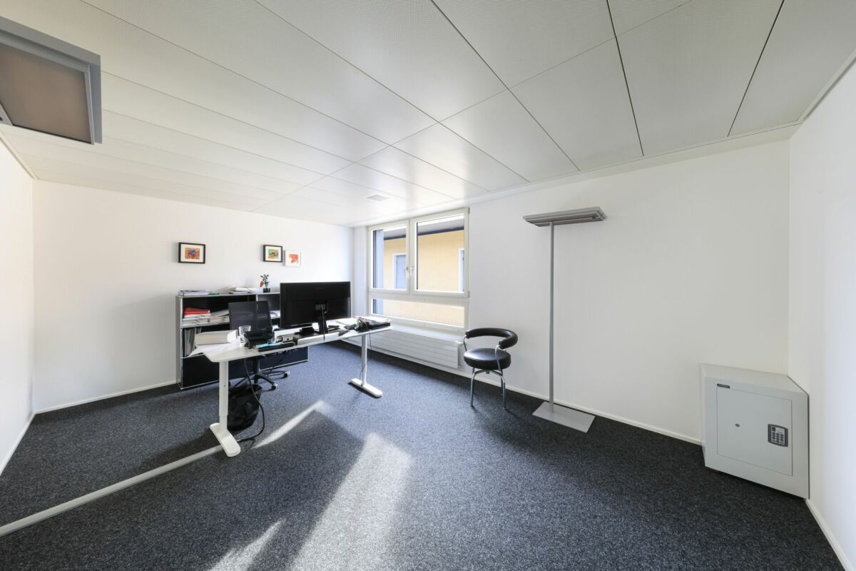 210m² office