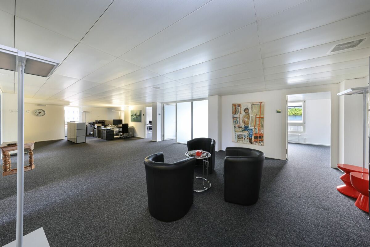 210m² office