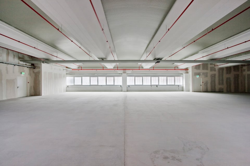 784m² industrial object