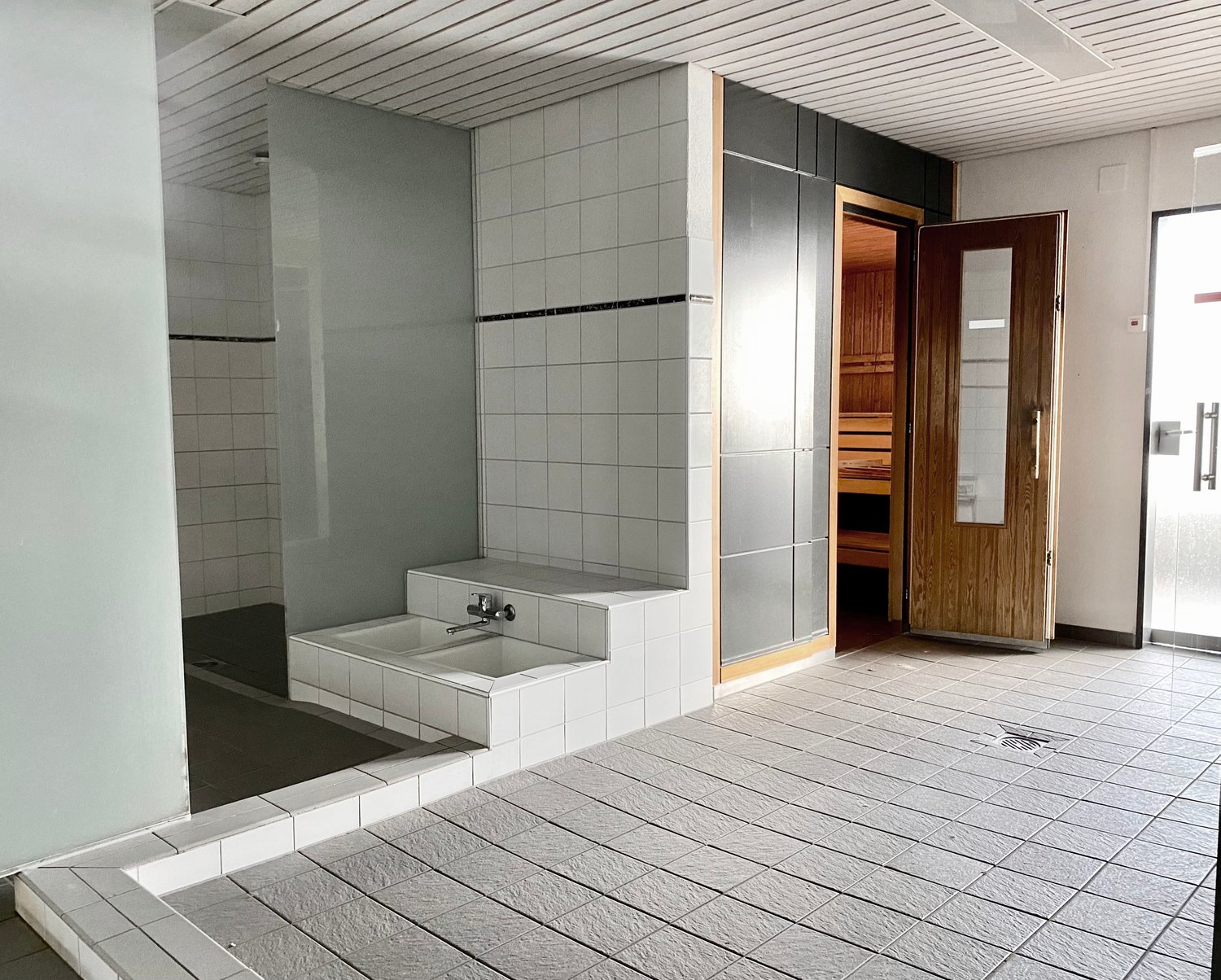 1532m² commercial
