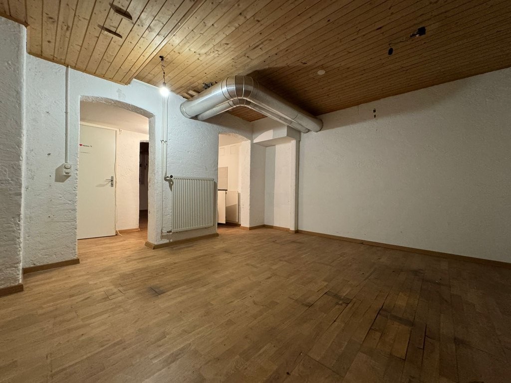 37m² storage room