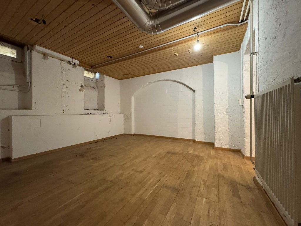 37m² storage room