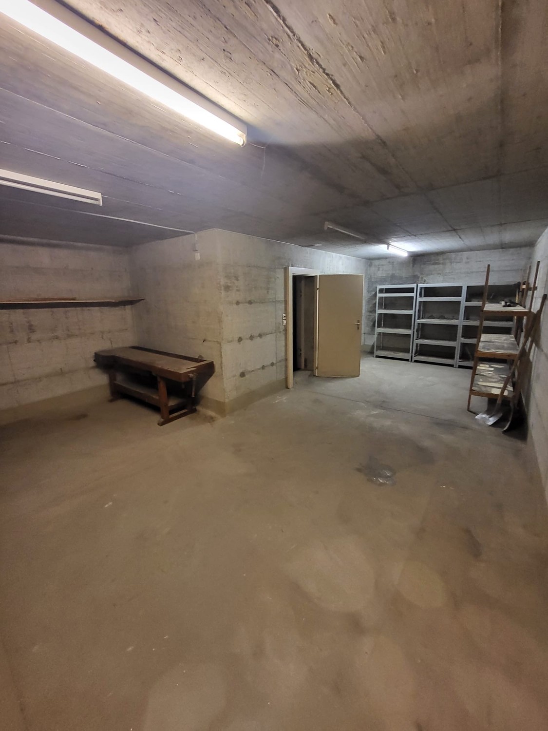 90m² commerciale