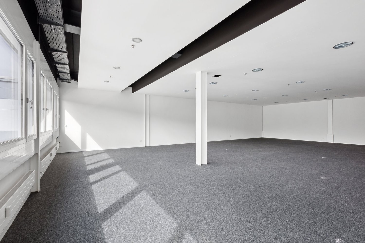 13270m² office