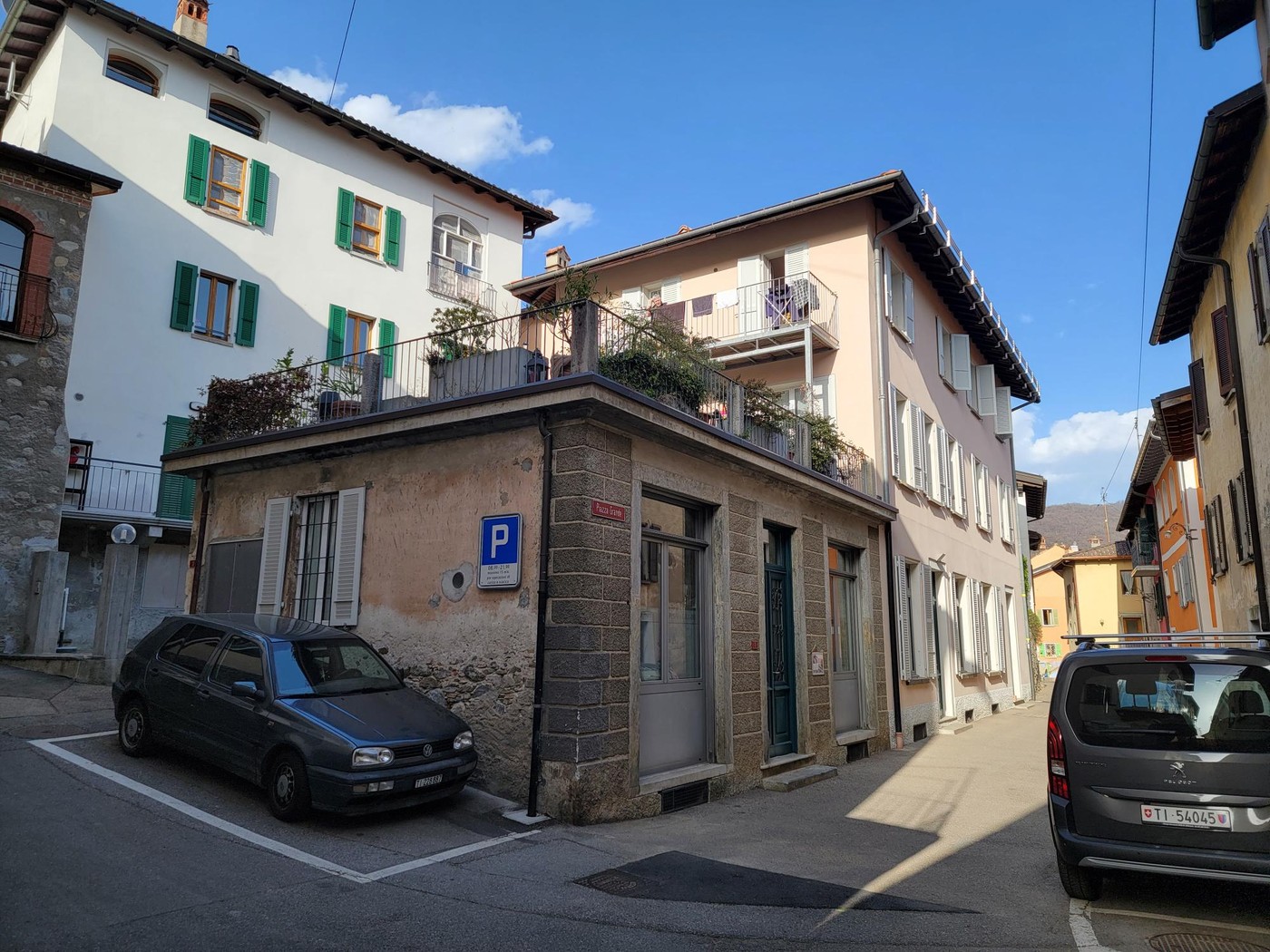 155-183m² commercial