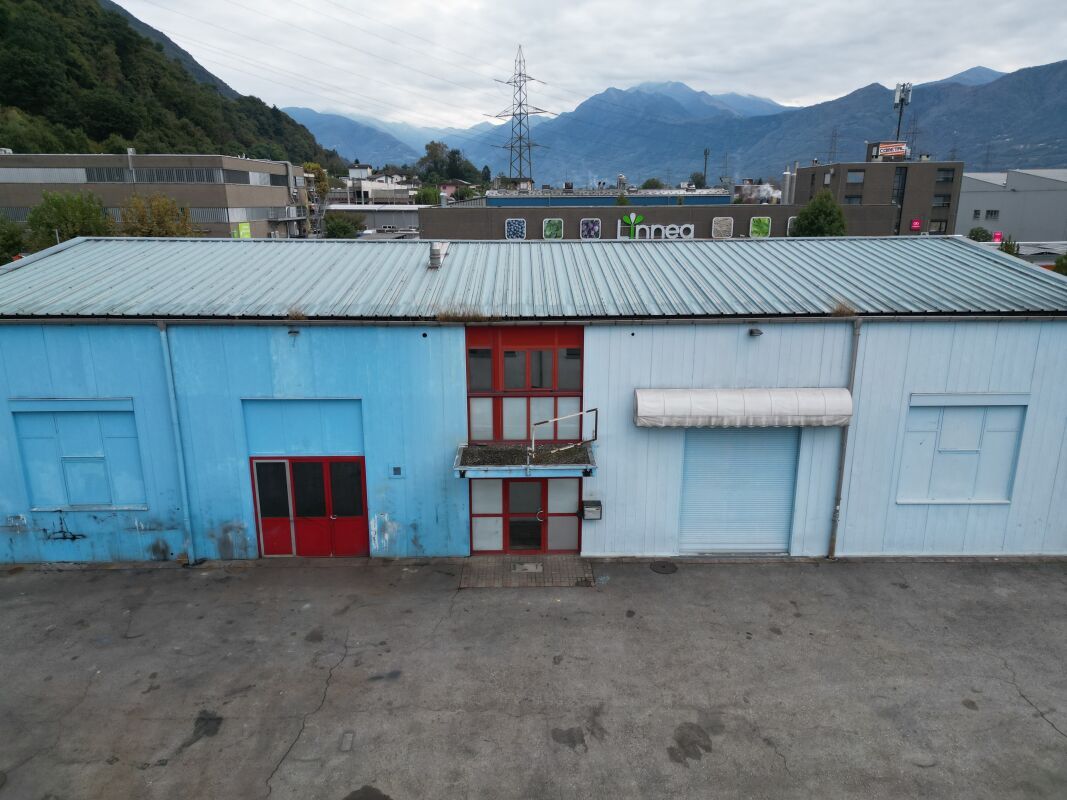 1316m² storage room