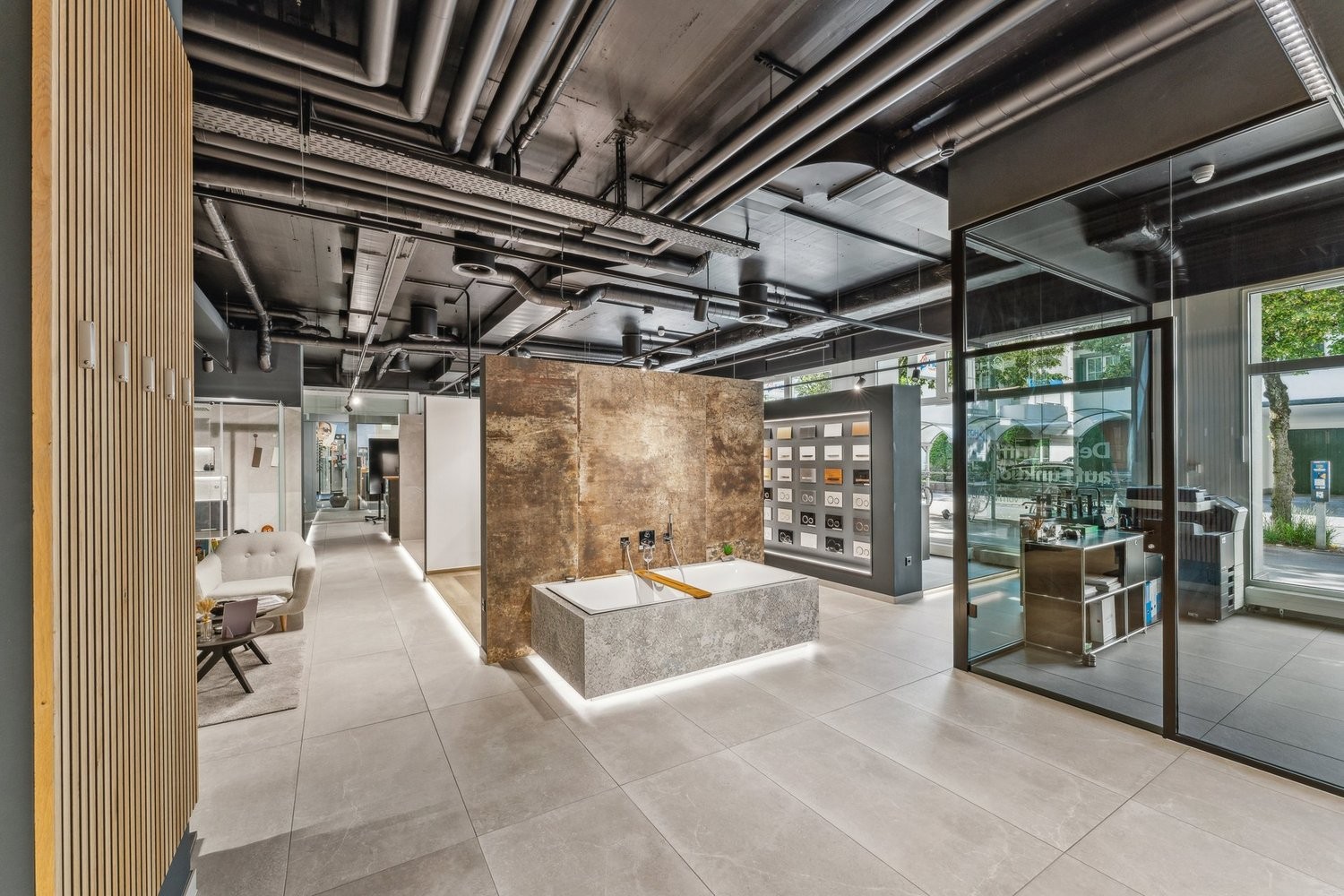 190m² office