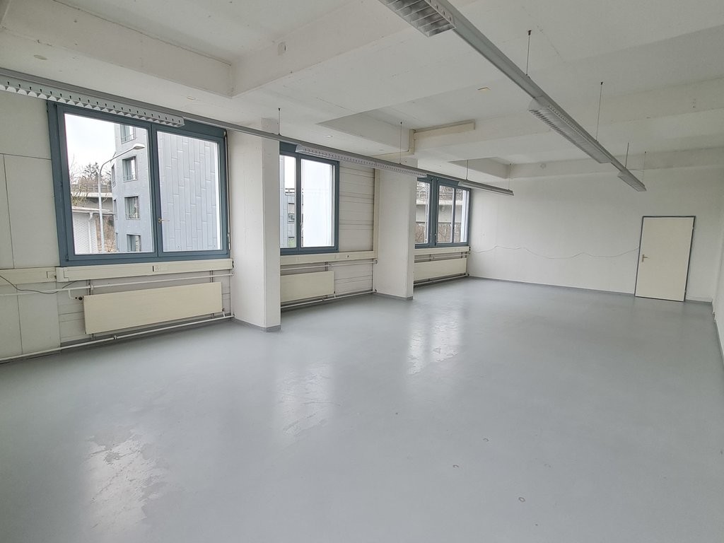 75m² office