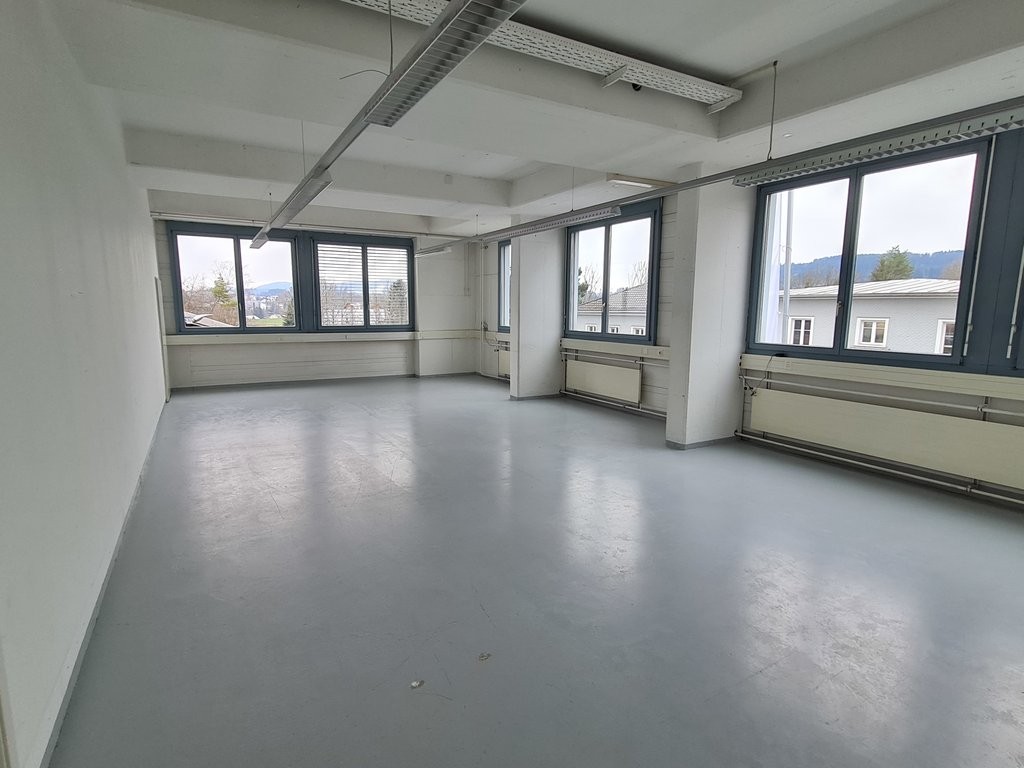 75m² office