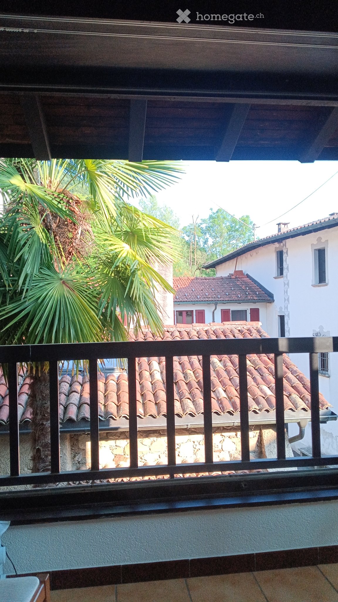 3 ½ Zimmer Wohnung

Apartment mit 2 schönen Zimmern mit schöner Aussicht auf die Berge, Waschmaschine im Badezimmer. In einem alten Dorfkernhaus, ruhige Lage mitten in der Natur. Der kommunale Parkplatz ist in der Nähe und das Auto kann vor dem Haus be- und entladen werden.

Im Keller gibt es eine z