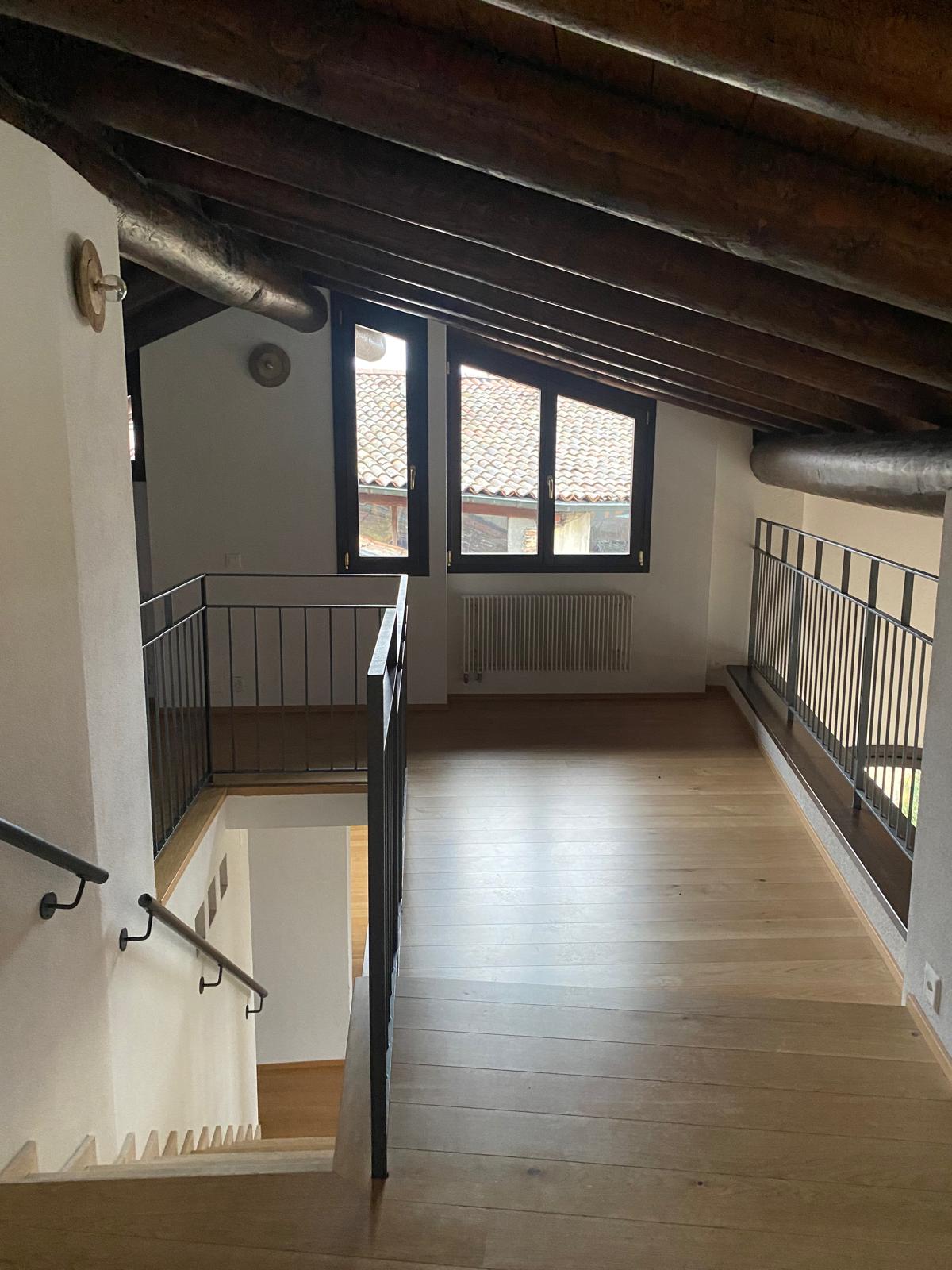 6 rooms attic flat