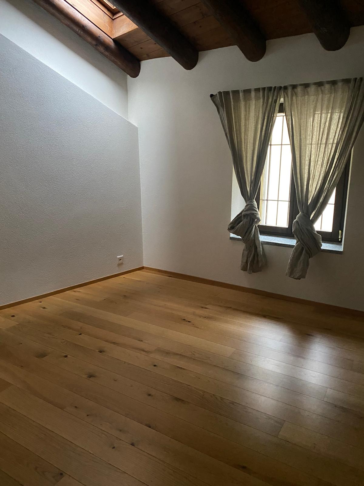6 rooms attic flat