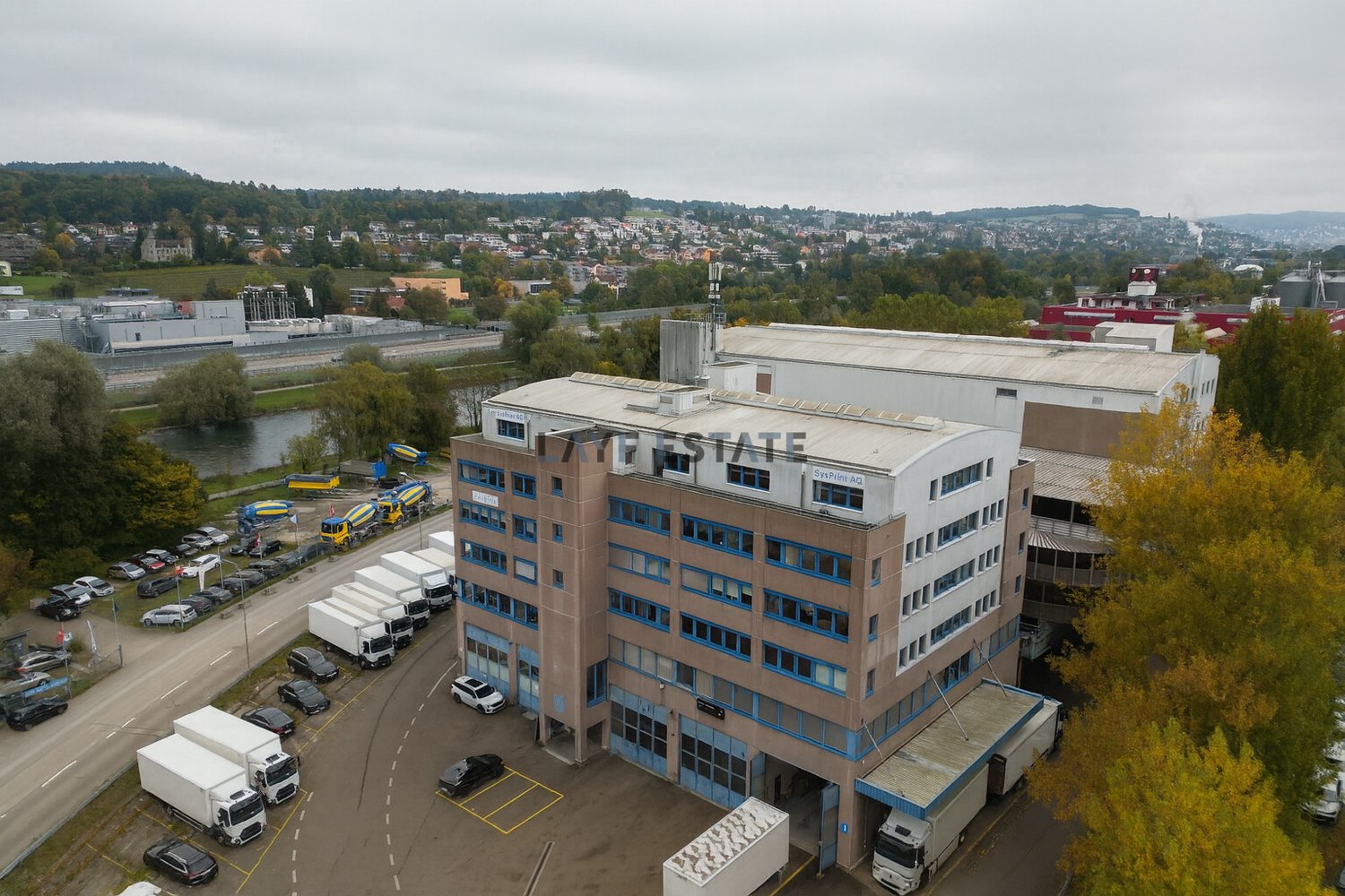 567m² office