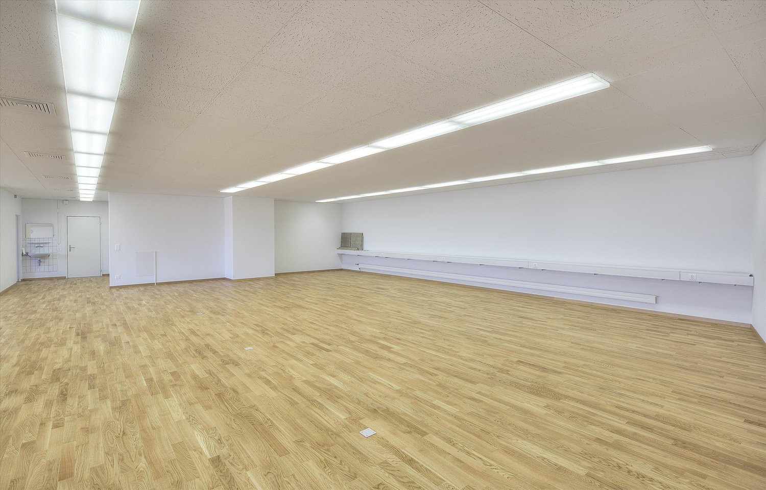 198m² office