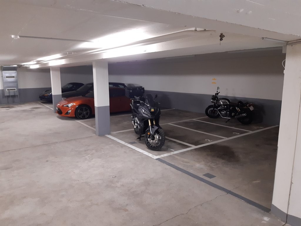 Posti auto coperti per biciclette