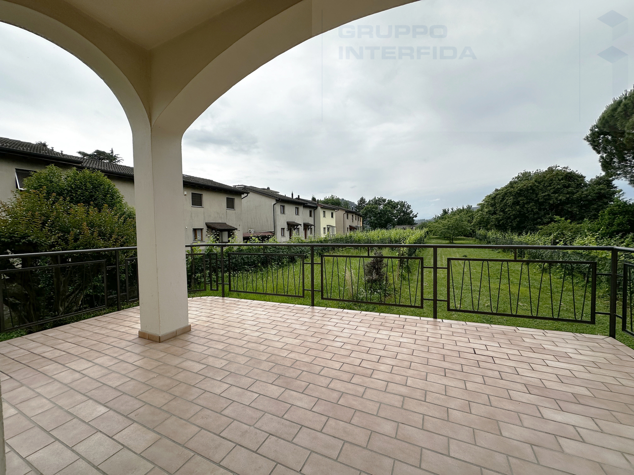5 rooms single house