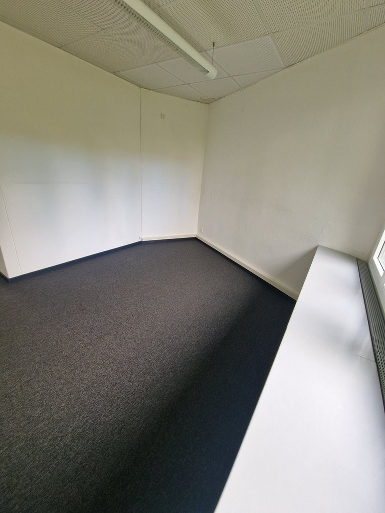 109m² office