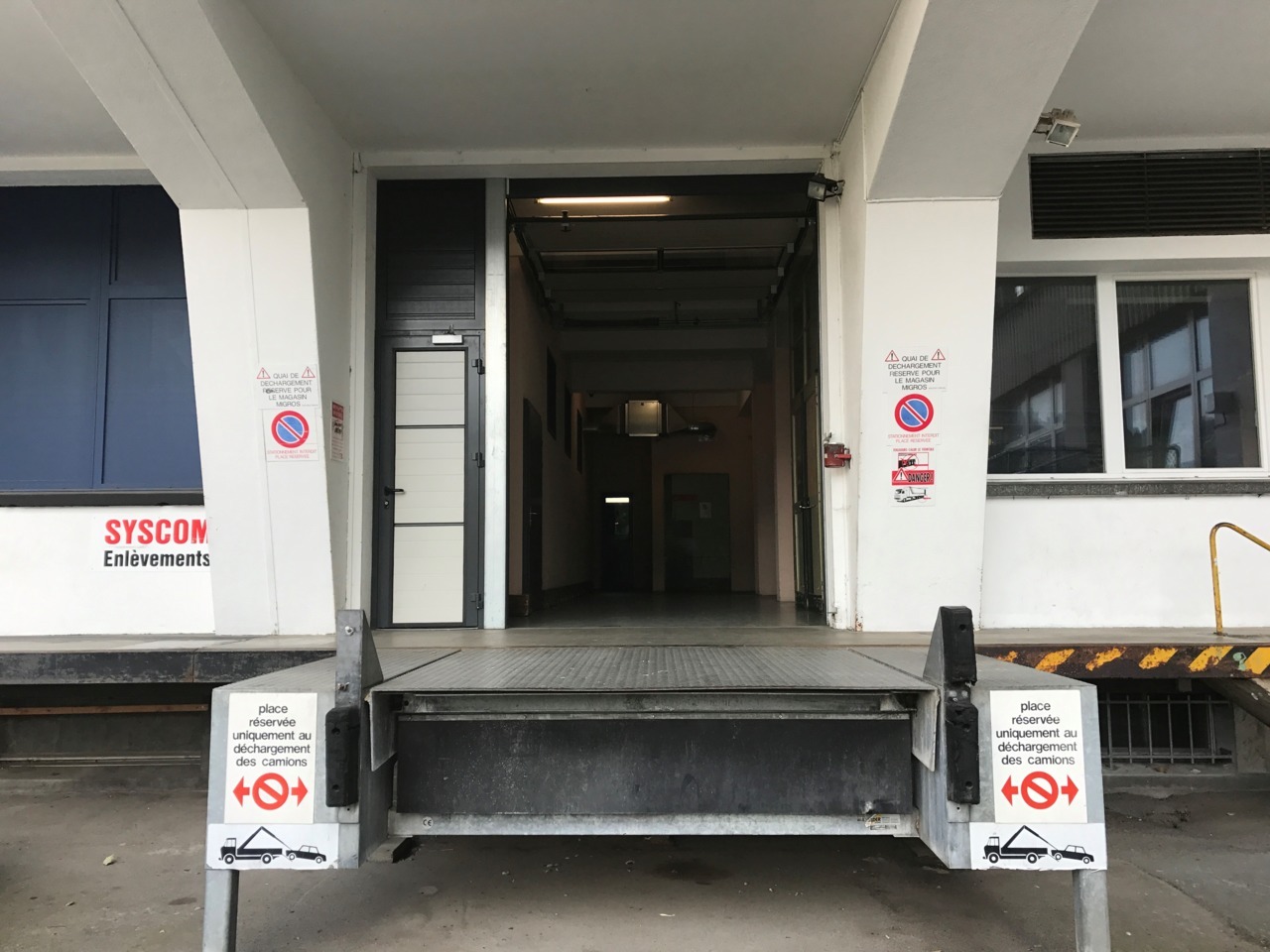 108m² commercial