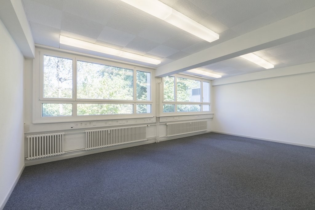 340m² office