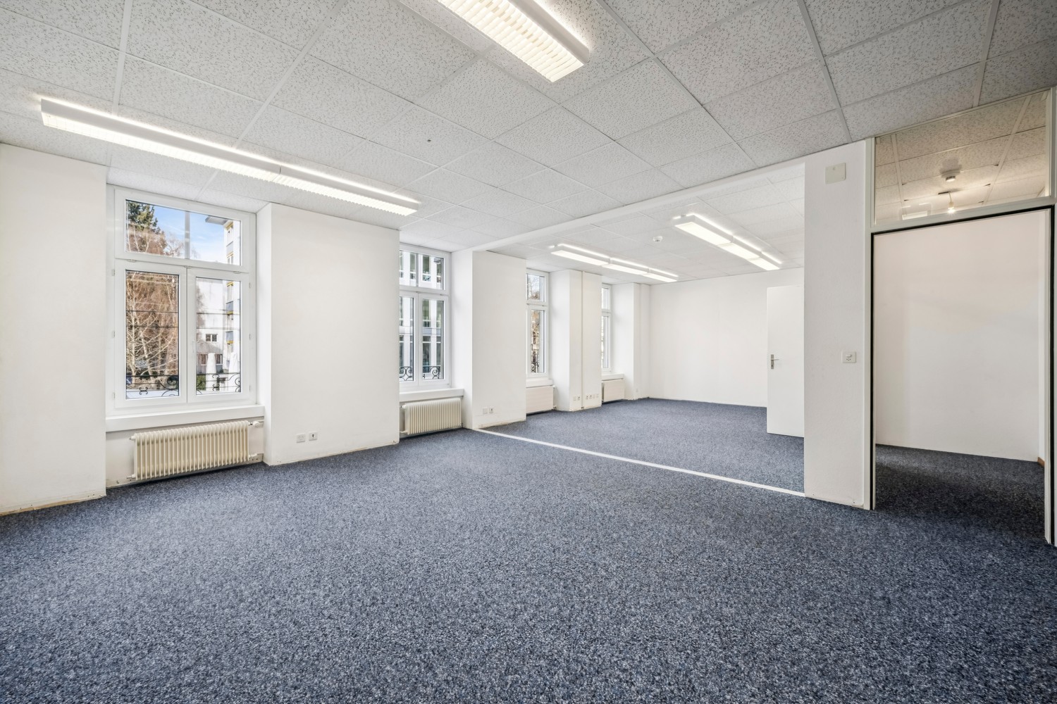 330m² office