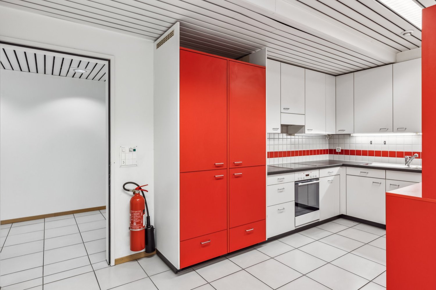 501m² office