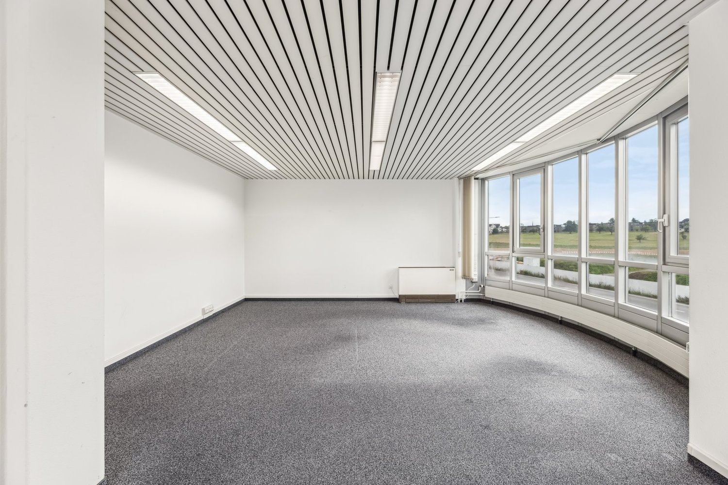 501m² office