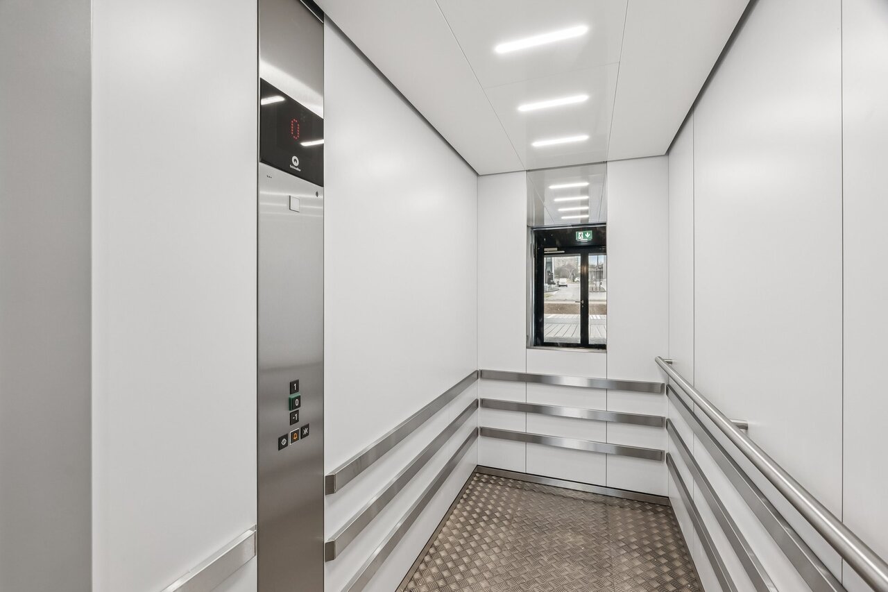 930m² ufficio