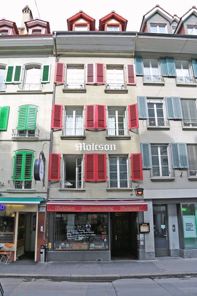76m² office