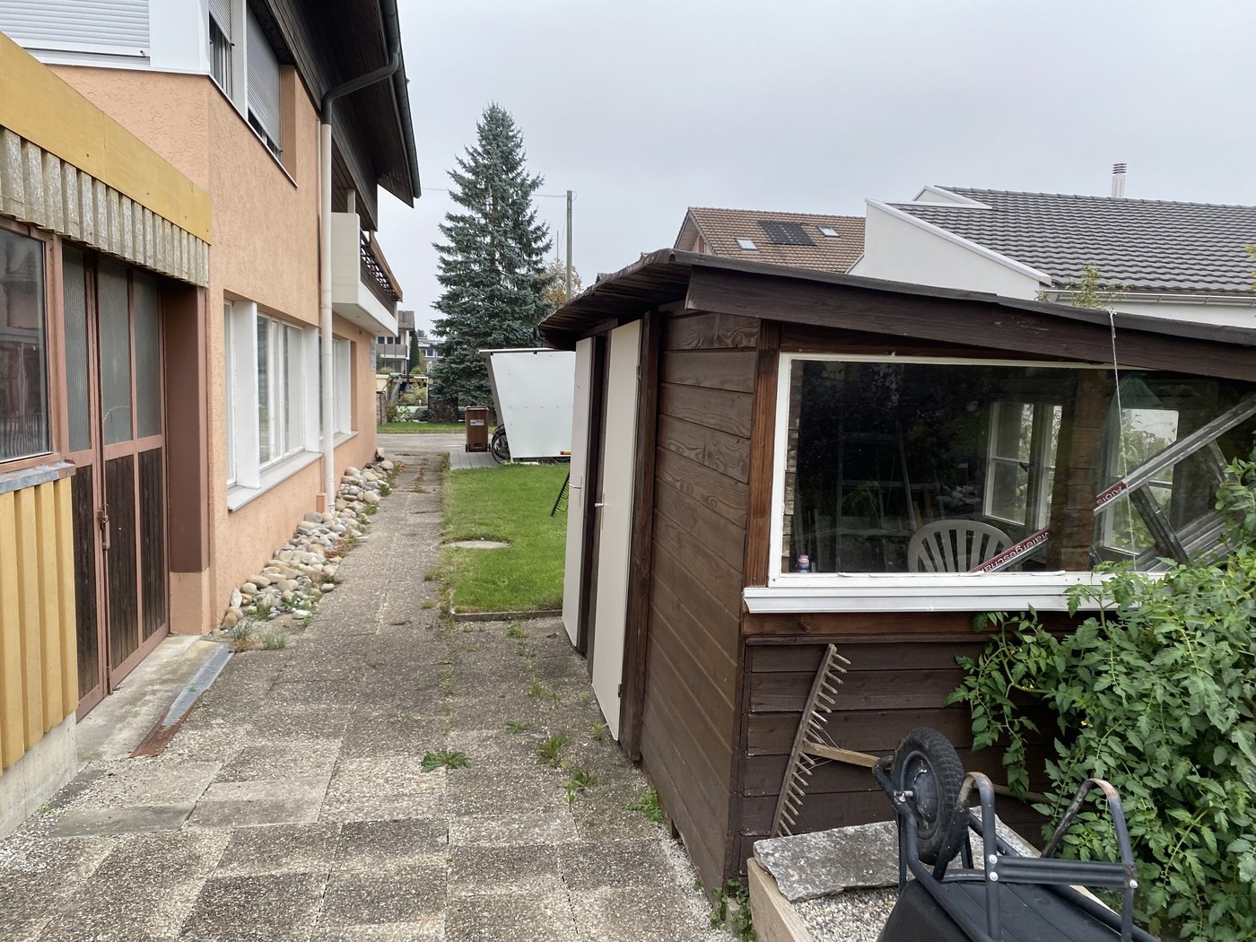 80m² commercial