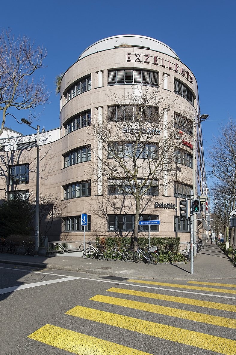 236m² office
