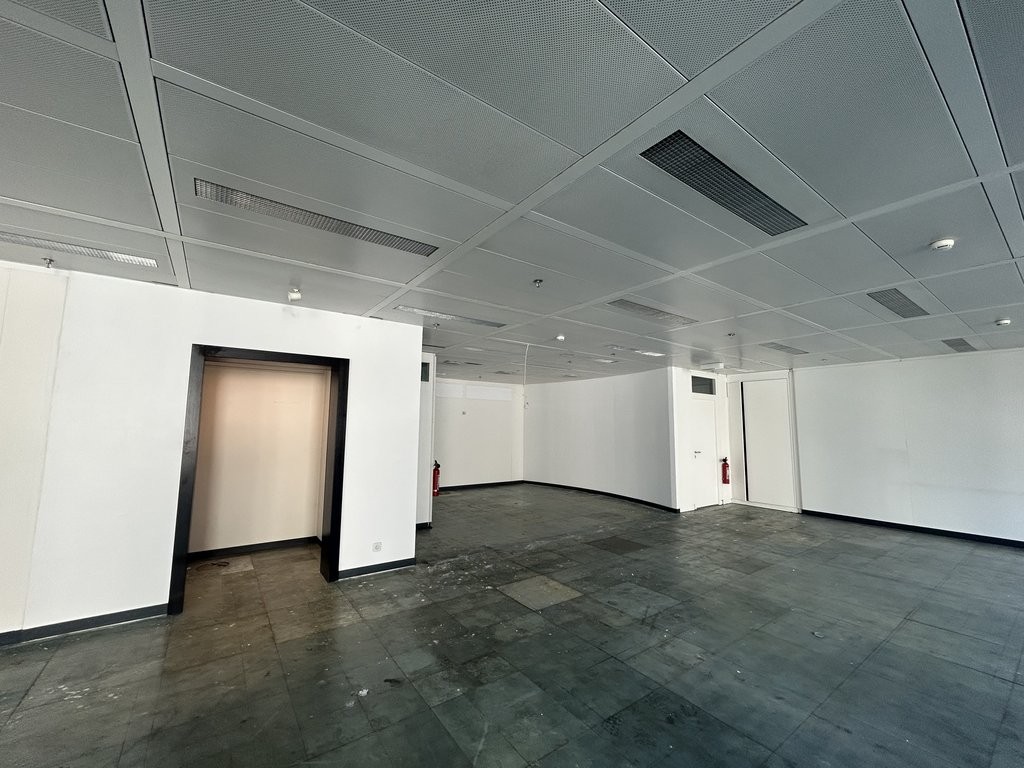 277m² office