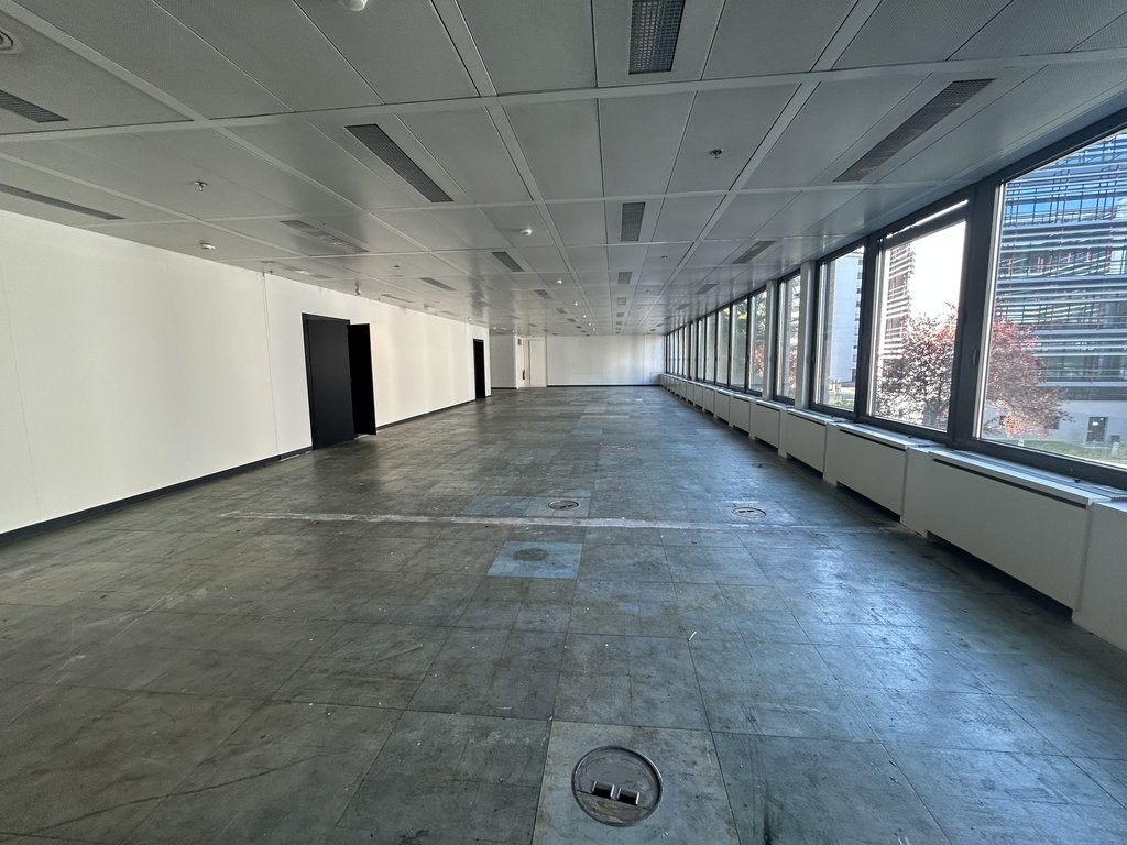 277m² office