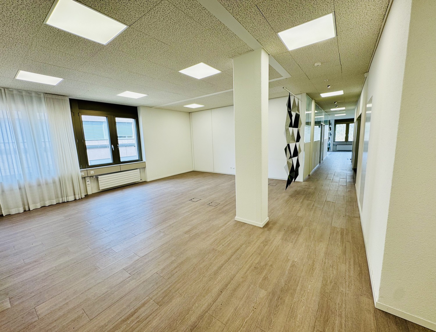 205m² office