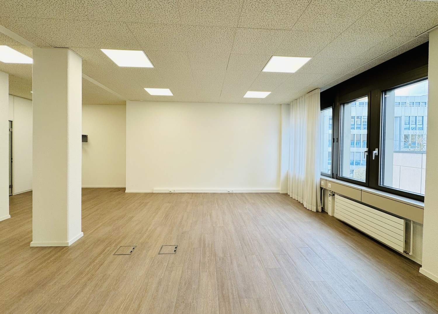 205m² office