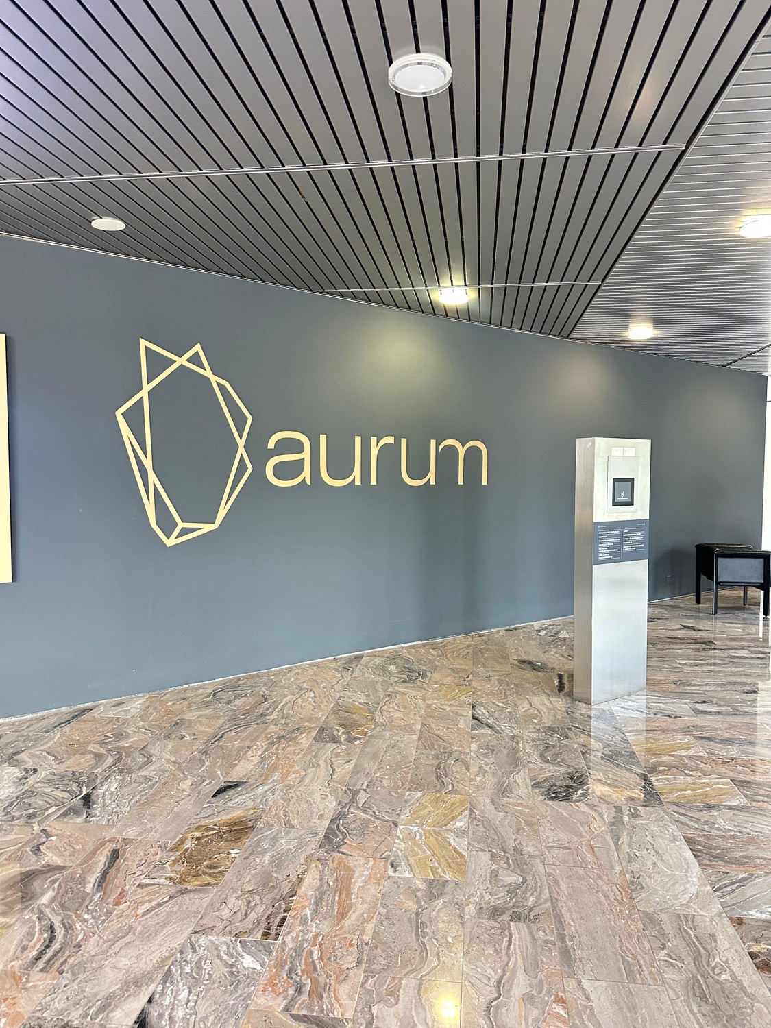 205m² office
