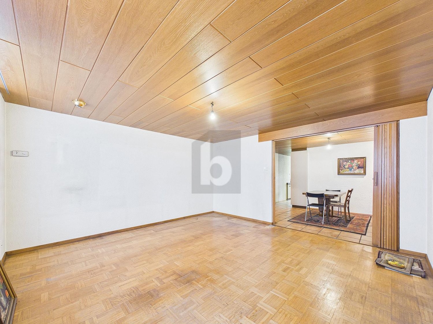 320m² bâtiment résidentiel / commercial