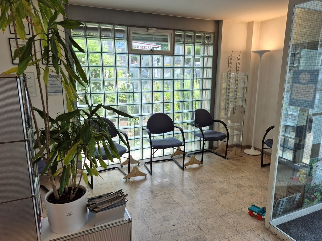 105m² commercial