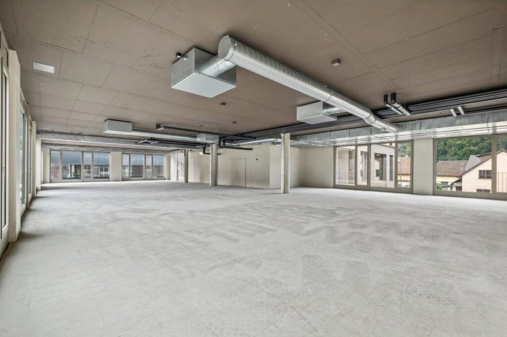 1256m² office