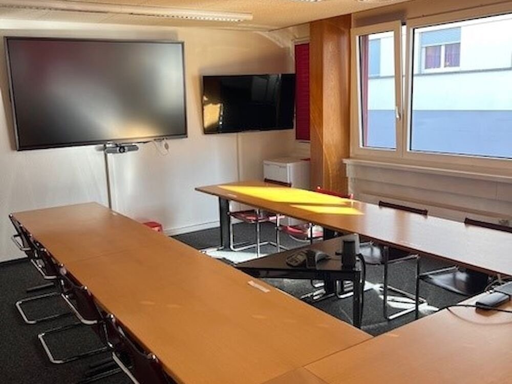 476m² office