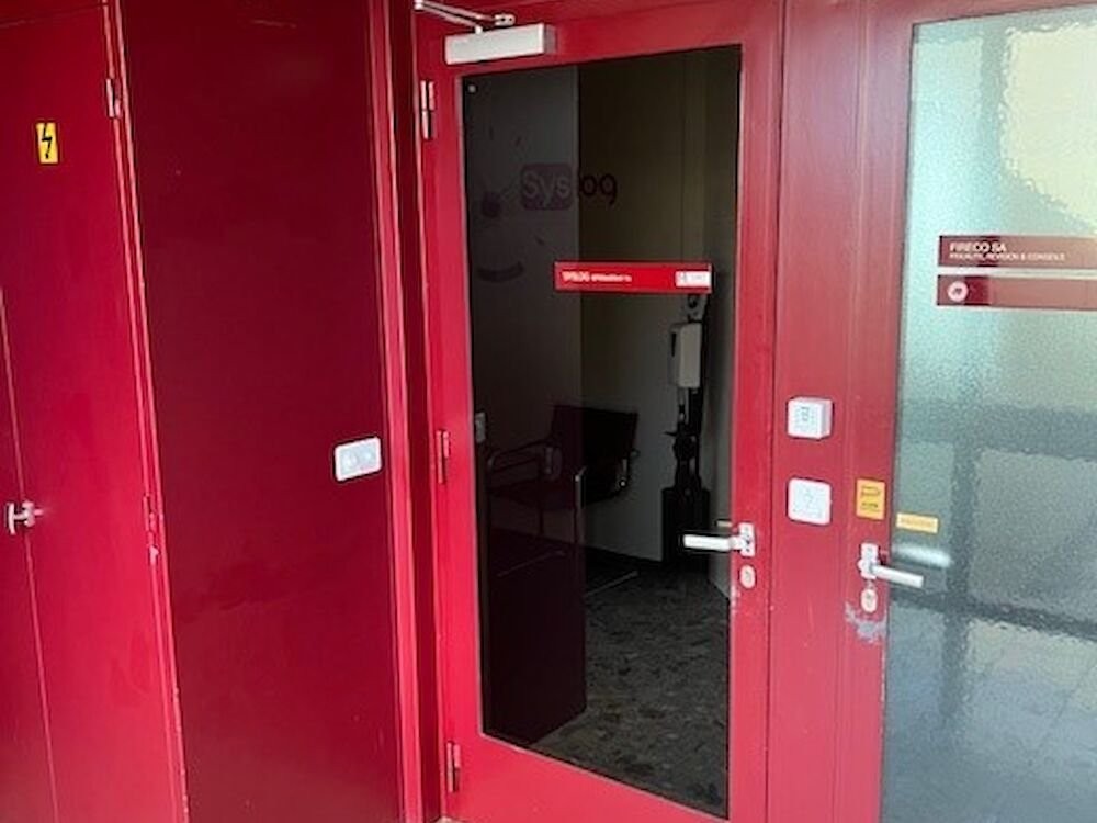 476m² office