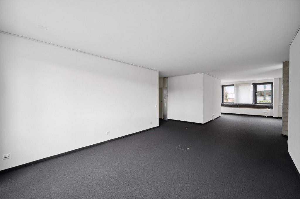 110m² office