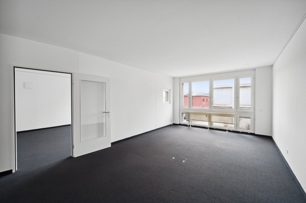 110m² office