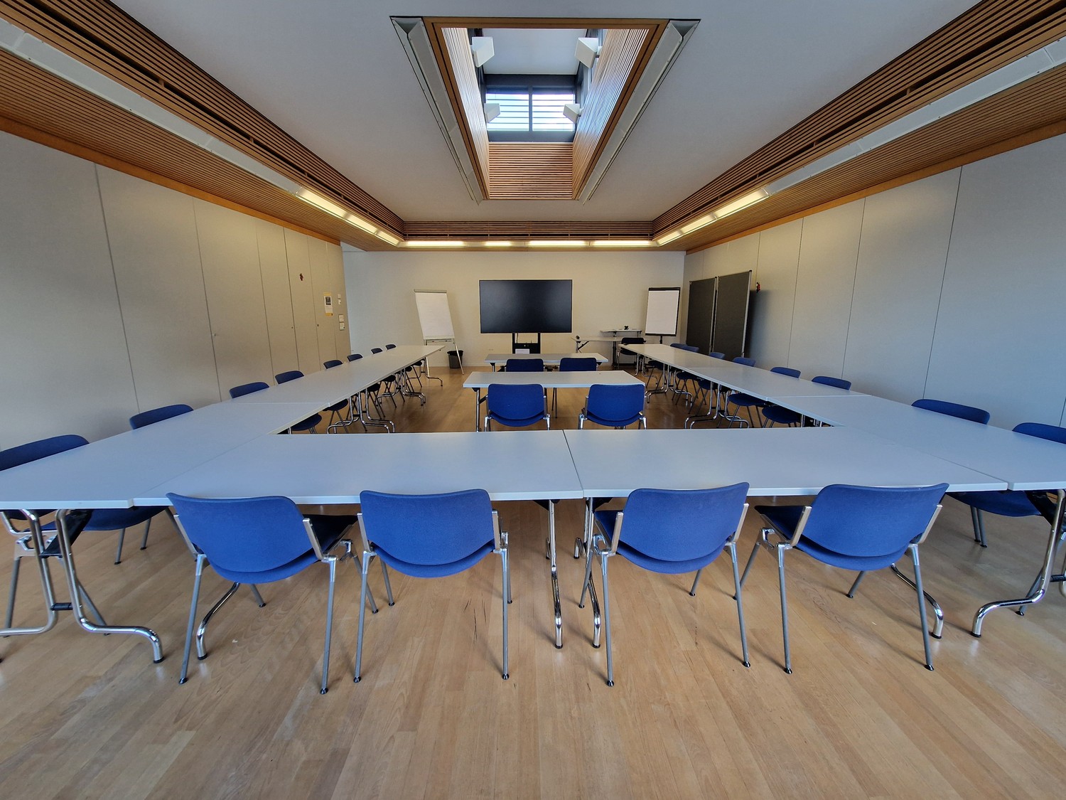 95m² office