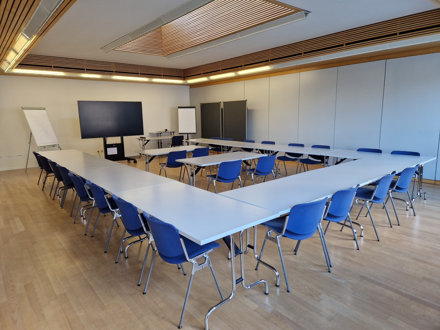 95m² office