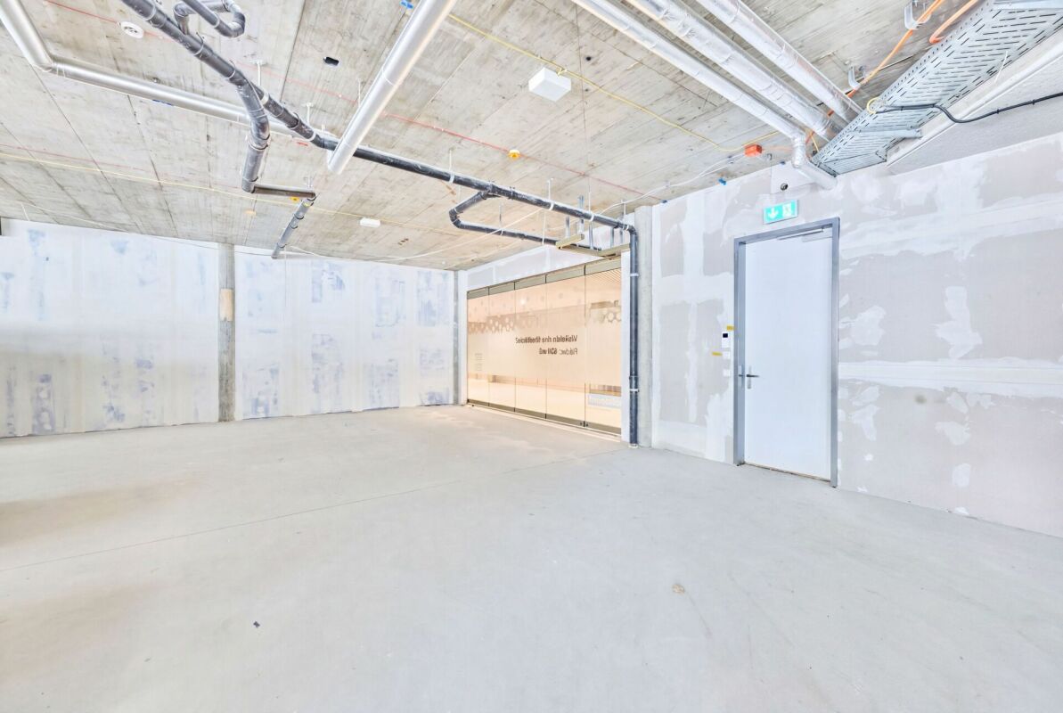 655m² commercial